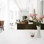 Europaeische Akademie 호텔 3*
