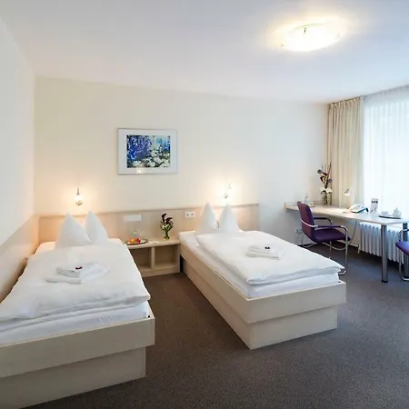 Europaeische Akademie Отель 3*