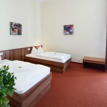酒店 Europaeische Akademie 3*