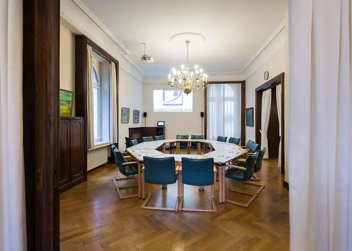 Hotell Europaeische Akademie 3*